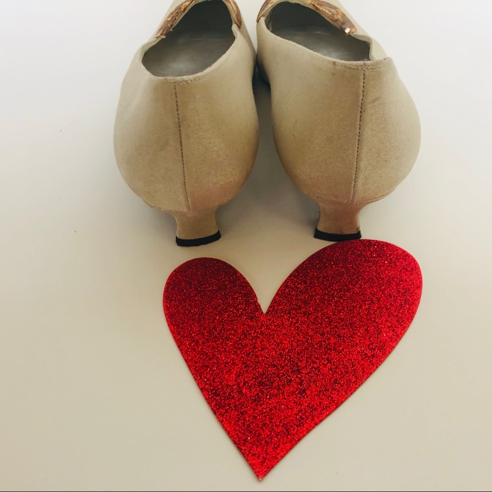 📦STUART WEITZMAN-Made in Spain kitten heel pump. - Picture 5 of 6